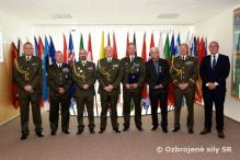 Vyznamenanie slovenskch vojenskch policajtov vo Vykove